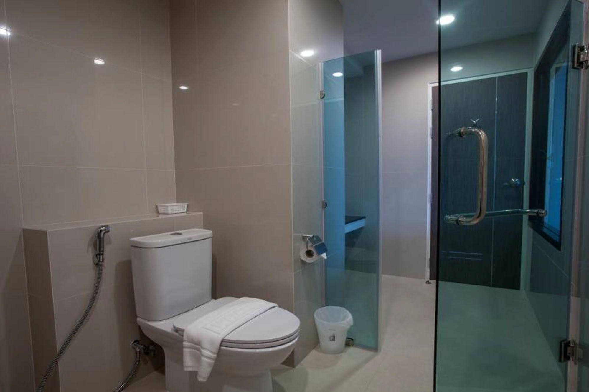 Leosor Hotel Nakhon Ratchasima Ngoại thất bức ảnh