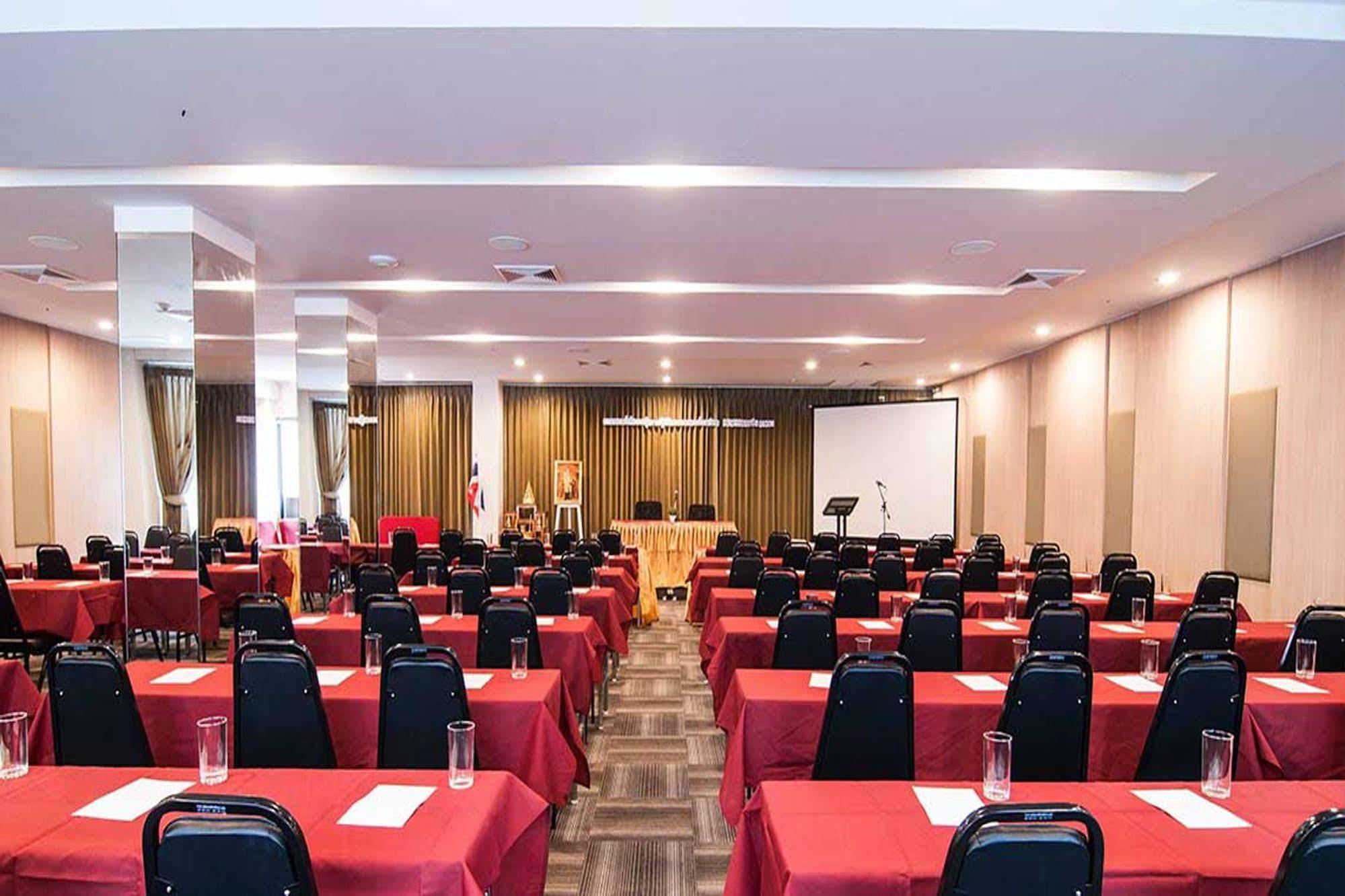 Leosor Hotel Nakhon Ratchasima Ngoại thất bức ảnh